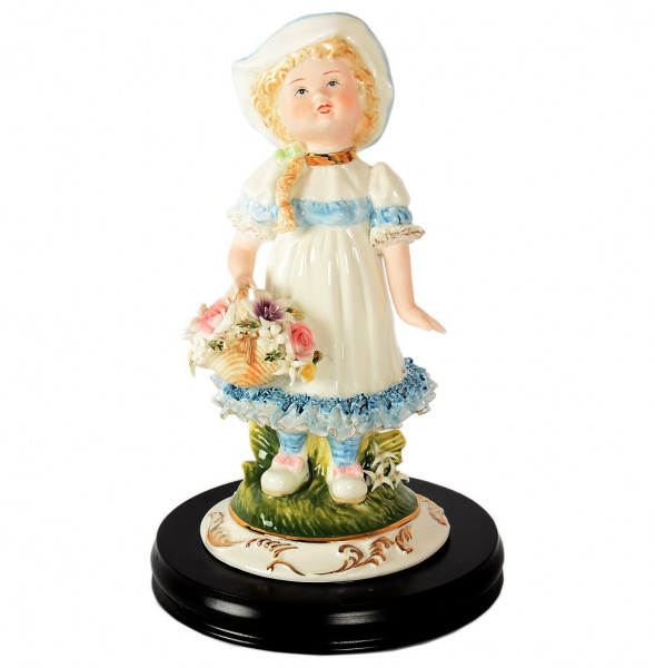 Статуэтка на деревянной подставке  Royal Classics &quot;Девочка с цветами&quot; / 148436